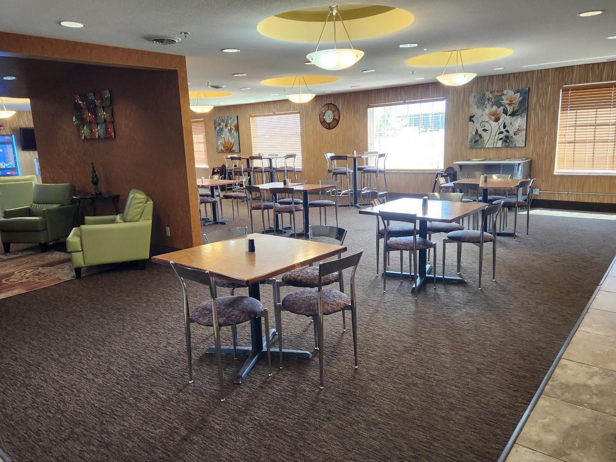 Highland Suites Minot Exterior photo